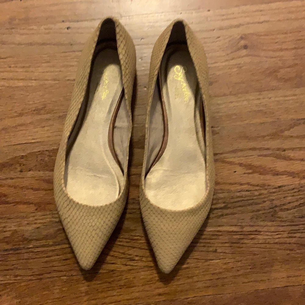 Seychelles tan flats. Size 8